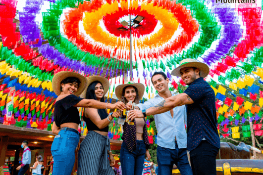 Fiesta in the Mountains Adulto